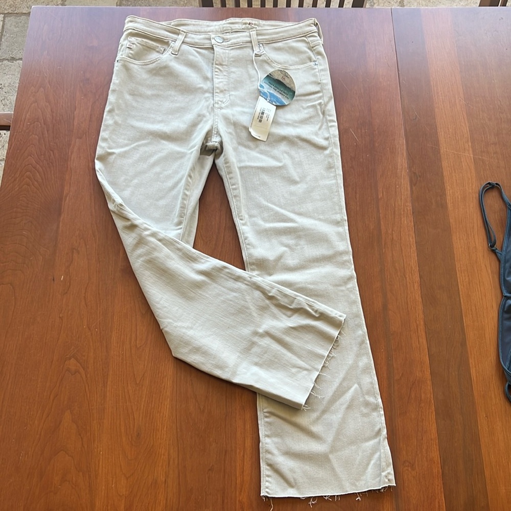 AG the Jodi high rise slim flare crop Jean in a light stone color size 30